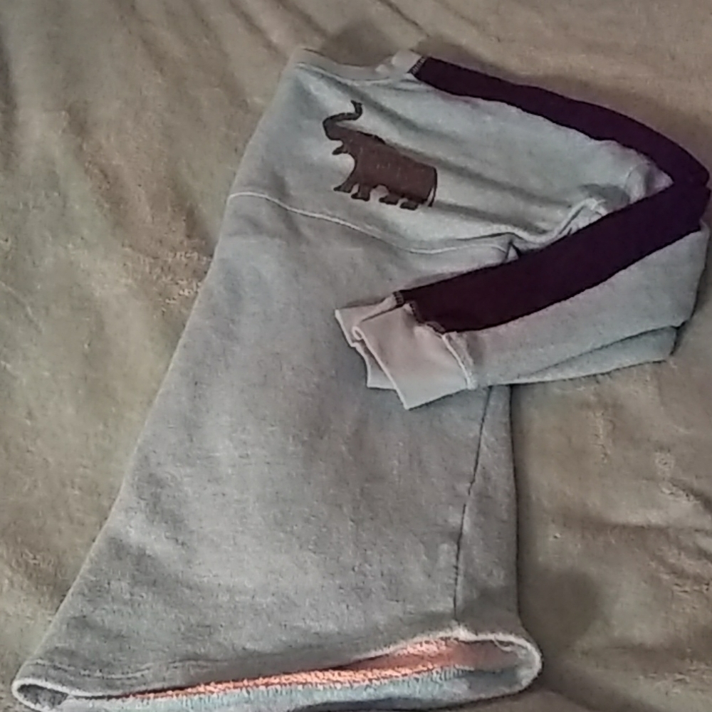 Sweater - Picture 2 of 6